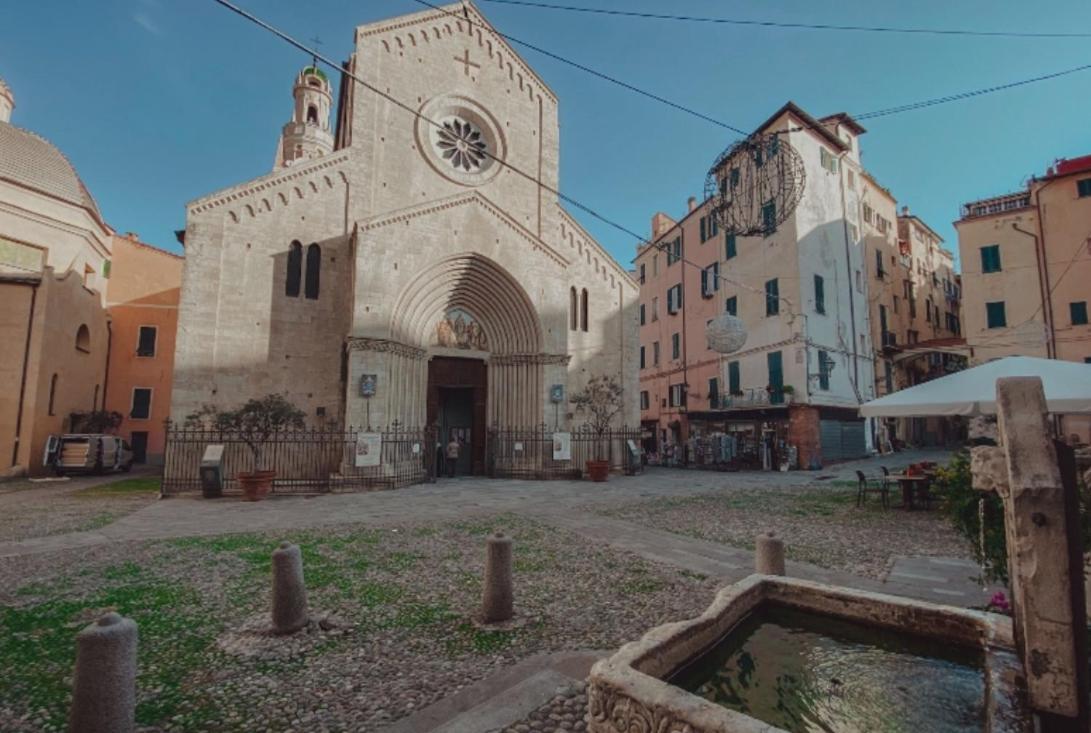 Casa Rosa Lucia Centrale Con Parcheggio Sanremo Eksteriør billede