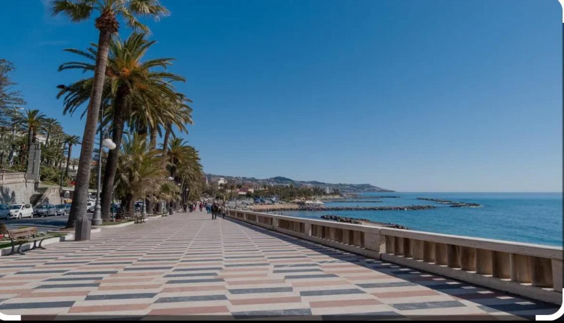 Casa Rosa Lucia Centrale Con Parcheggio Sanremo Eksteriør billede